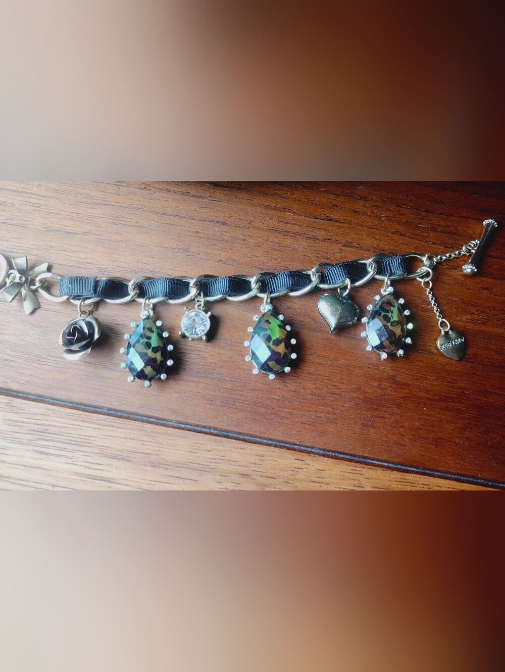 Betsey Johnson Iridescent Teardrop Crystal Charm Bracelet Black Ribbon 7" - Picture 2 of 4